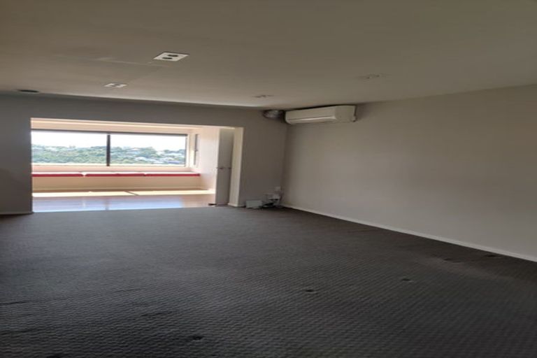 Photo of property in 96 Kaikoura Street, Maupuia, Wellington, 6022