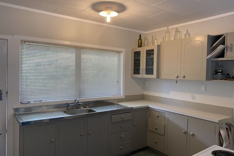 Photo of property in 4 Beach Road, Mokau, 4376