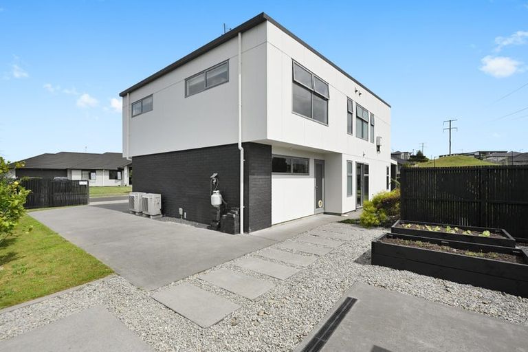 Photo of property in 1 Oolong Court, Huntington, Hamilton, 3210