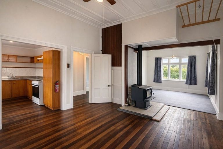 Photo of property in 28 Huia Street, Ohura, 3926