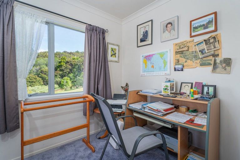 Photo of property in 16 Ohuka Place, Whitianga, 3510