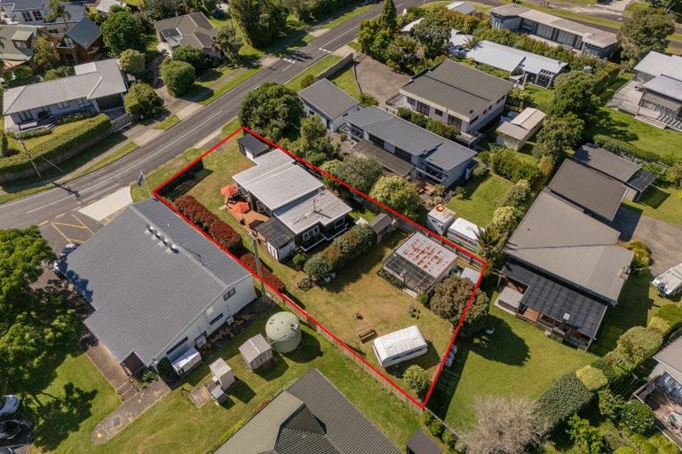 Photo of property in 56 Hahei Beach Road, Hahei, Whitianga, 3591