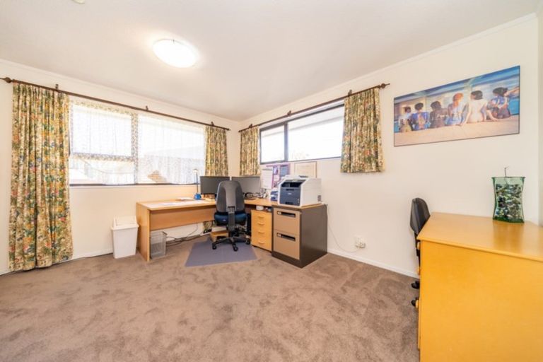 Photo of property in 64 Golders Road, Elderslea, Upper Hutt, 5018