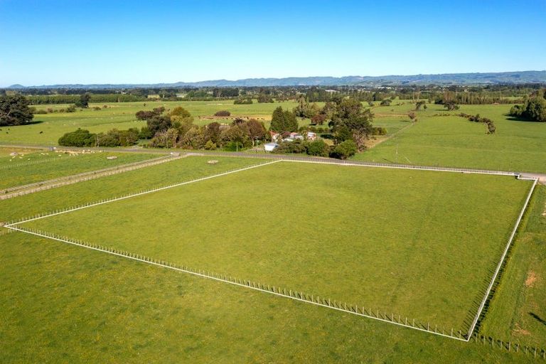 Photo of property in 98 Thomas Road, Dalefield, Carterton, 5791