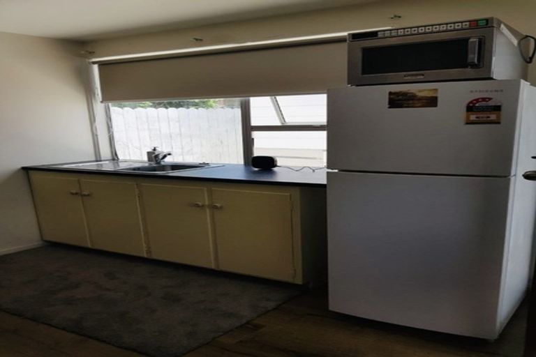 Photo of property in 23b Kelman Road, Kelston, Auckland, 0602