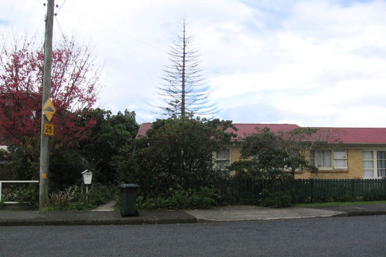 Photo of property in 14b Cross Street, Regent, Whangarei, 0112
