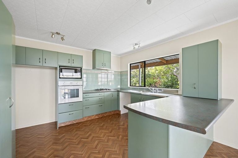 Photo of property in 986 Tinopai Road, Tinopai, Matakohe, 0593