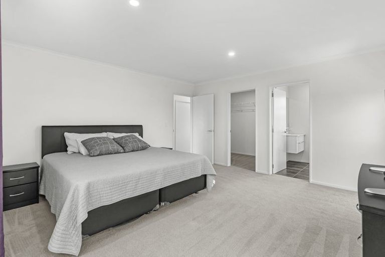 Photo of property in 11 George West Square West, Wigram, Christchurch, 8025