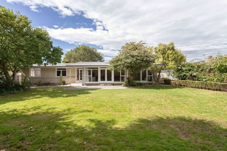 Photo of property in 11 Kingsgate Place, Burnside, Christchurch, 8053