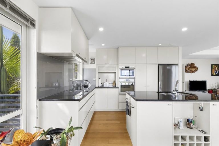 Photo of property in 6 Commodore Place, Britannia Heights, Nelson, 7010