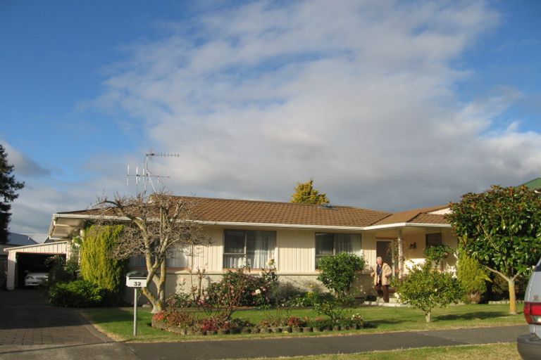 Photo of property in 32 Anderson Road, Taradale, Napier, 4112