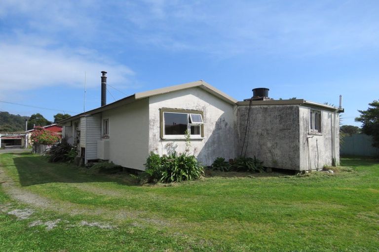 Photo of property in 17 Ives Street, Hector, 7822