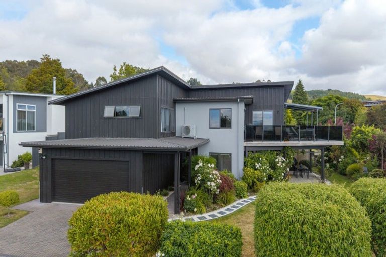 Photo of property in 2 Cherry Lane, Acacia Bay, Taupo, 3330