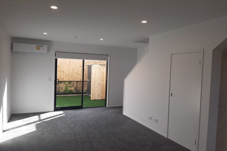 Photo of property in 9/21 Karamu Street, Te Atatu Peninsula, Auckland, 0610