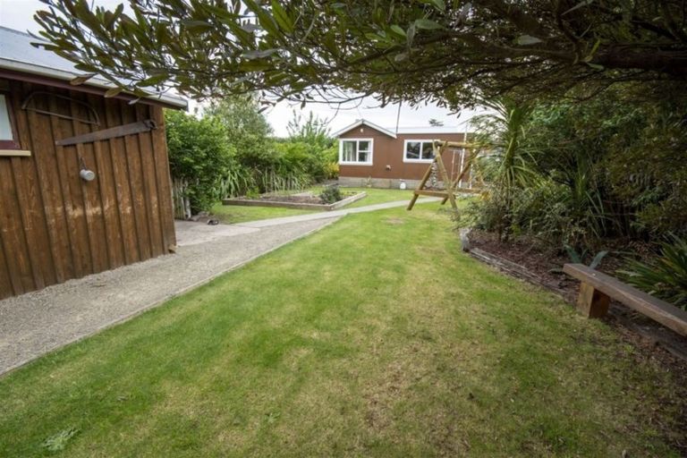 Photo of property in 36 Queens Avenue, Waikuku Beach, 7402