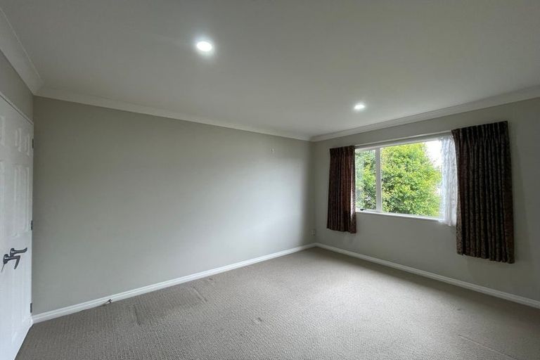 Photo of property in 32 Kaseng Place, East Tamaki Heights, Auckland, 2016