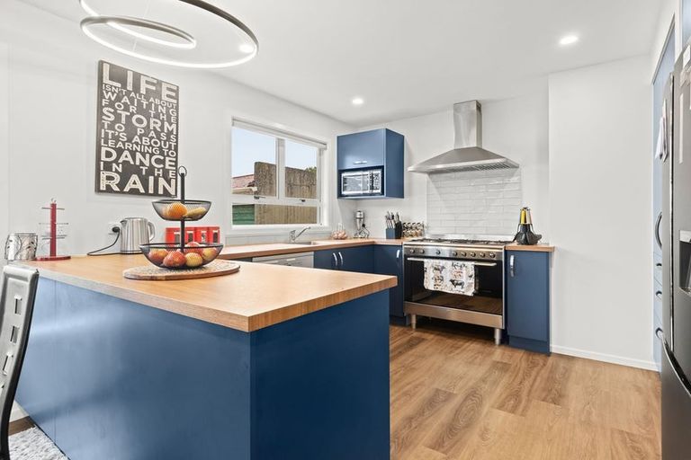 Photo of property in 14 Cowling Road, Hurdon, New Plymouth, 4310