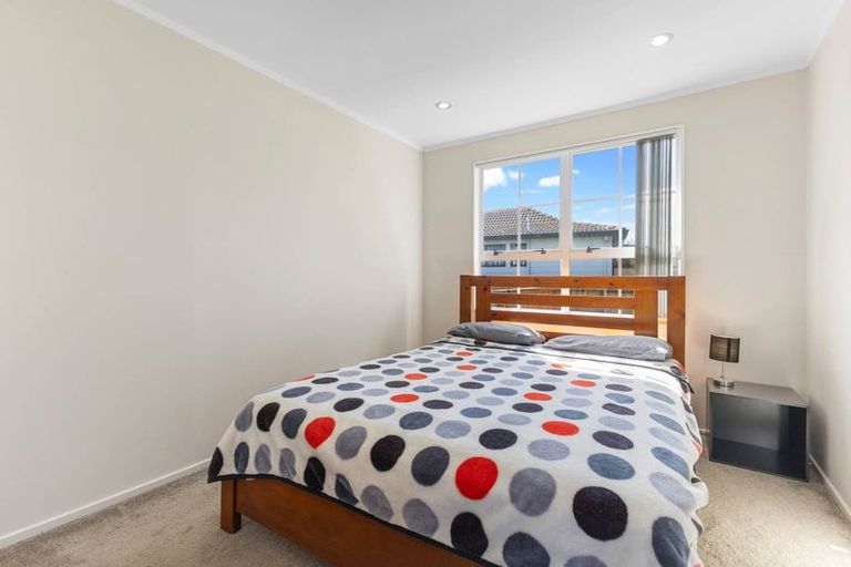 Photo of property in 11 Janese Place, Weymouth, Auckland, 2103