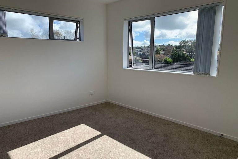 Photo of property in 136a Prince Regent Drive, Half Moon Bay, Auckland, 2012