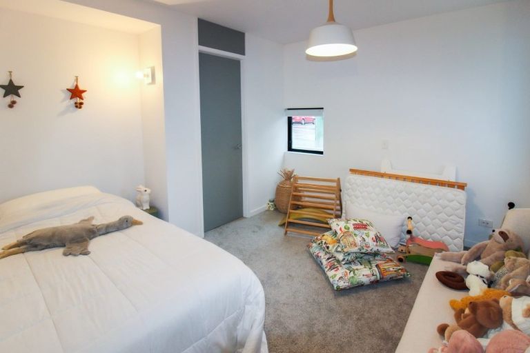 Photo of property in 76 Brougham Street, Mount Victoria, Wellington, 6011