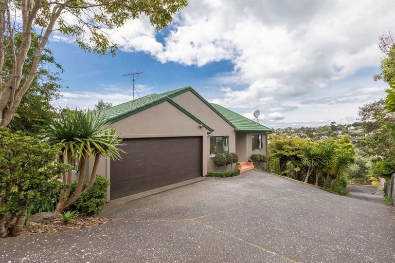 Photo of property in 2/60 Arran Road, Browns Bay, Auckland, 0630