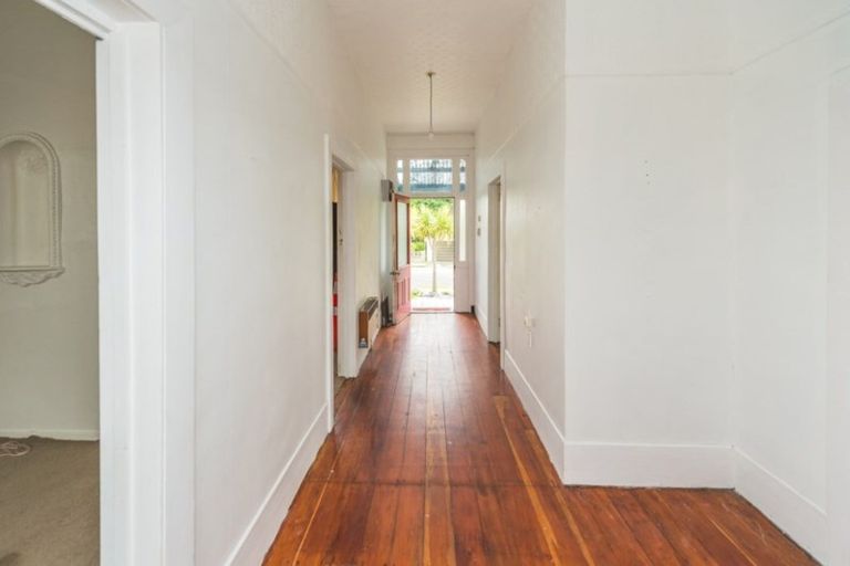 Photo of property in 25 Mason Terrace, Gonville, Whanganui, 4501