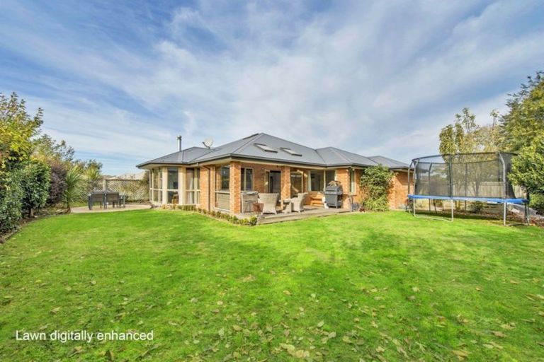 Photo of property in 6 Stanwood Grove, Darfield, 7510