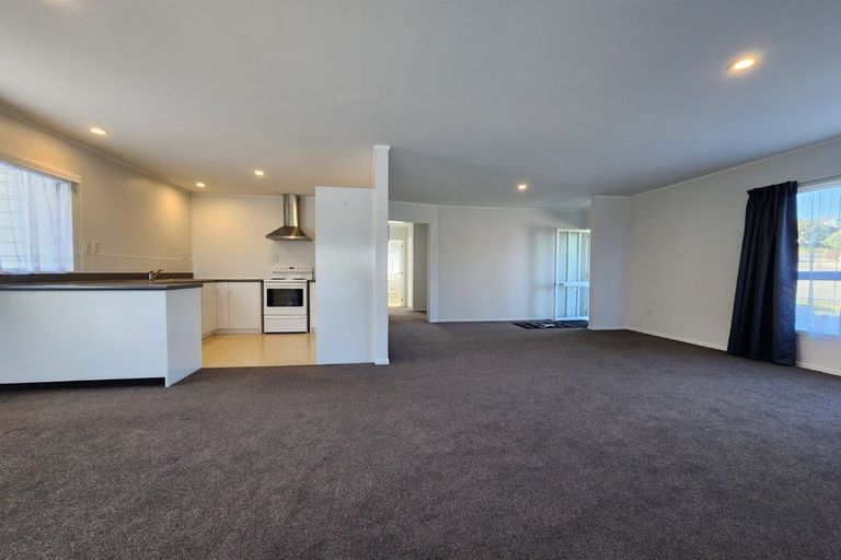 Photo of property in 35b Grays Road, Camborne, Porirua, 5026