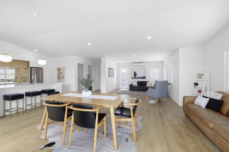 Photo of property in 6a Truby King Street, Merrilands, New Plymouth, 4312