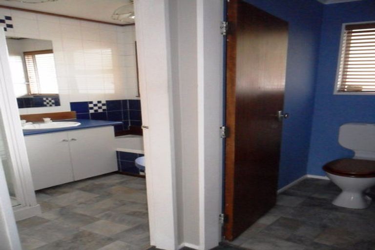 Photo of property in 63 Hillside Drive, Maoribank, Upper Hutt, 5018