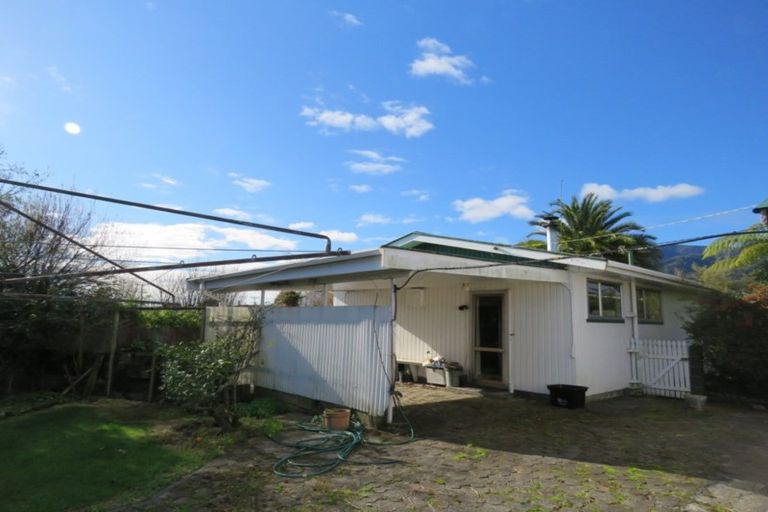 Photo of property in 2 Stewart Street, Waimangaroa, Westport, 7891