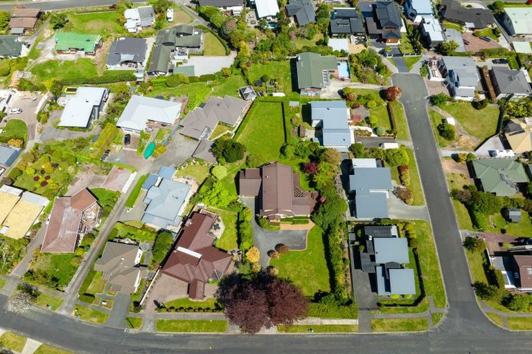 Photo of property in 27 Kurupae Road, Hilltop, Taupo, 3330