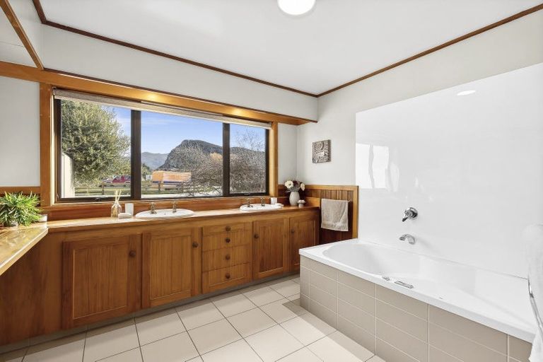 Photo of property in 17 Monteith Road, Albert Town, Wanaka, 9382