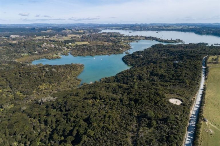 Photo of property in 329 Wharau Road, Kerikeri, 0293