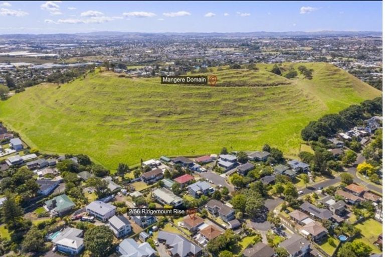 Photo of property in 2/56 Ridgemount Rise, Mangere Bridge, Auckland, 2022