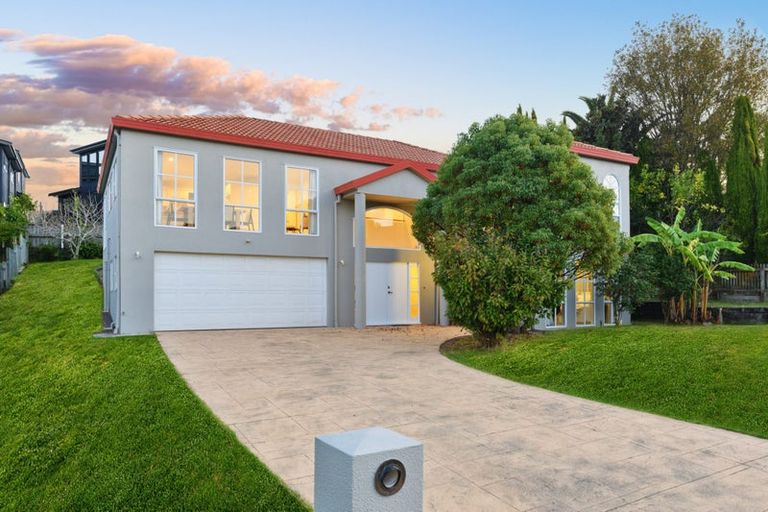 Photo of property in 14 Belleaire Court, West Harbour, Auckland, 0618