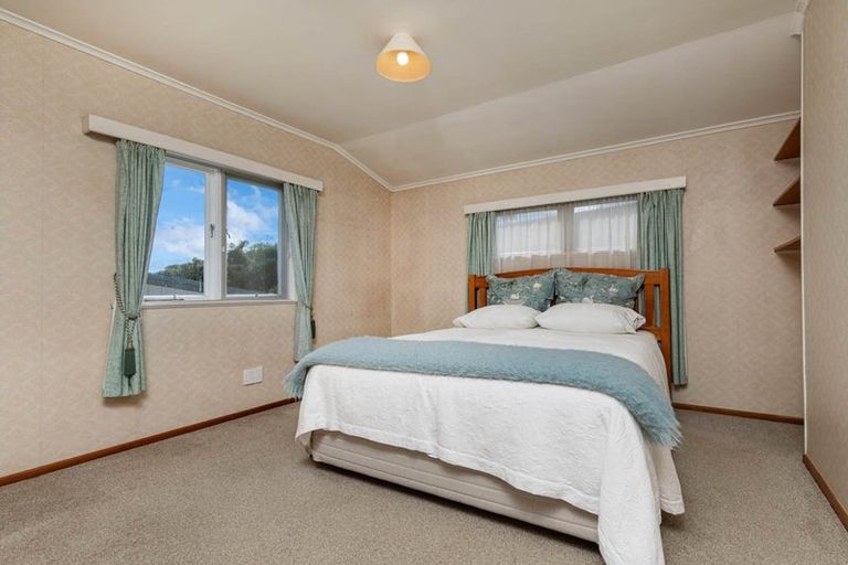 Photo of property in 40 Sunnyfield Crescent, Glenfield, Auckland, 0629