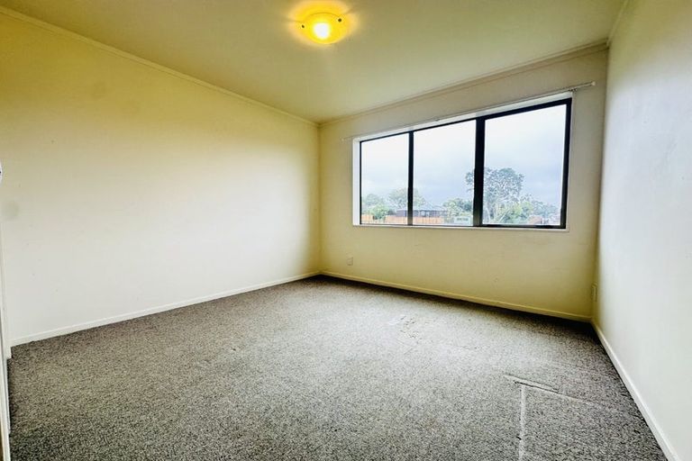 Photo of property in The Haven, 26/120 Beach Haven Road, Beach Haven, Auckland, 0626