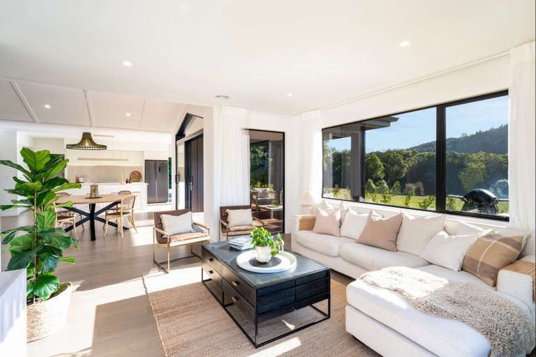 Photo of property in 56 Seven Oaks Drive, Kinloch, 3377