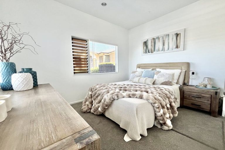 Photo of property in 16 Southworth Place, Grandview Heights, Hamilton, 3200