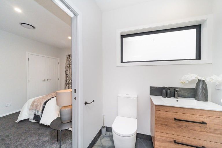 Photo of property in 44 Vaucluse Heights, Fitzherbert, Palmerston North, 4410