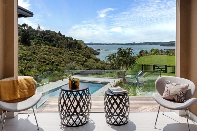 Photo of property in 26 Estuary Views, Shelly Park, Auckland, 2014