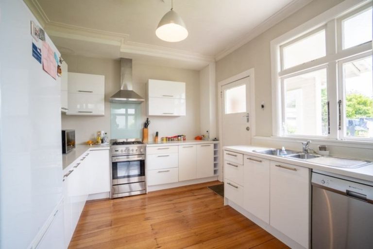 Photo of property in 76 Havill Street, Takaro, Palmerston North, 4410