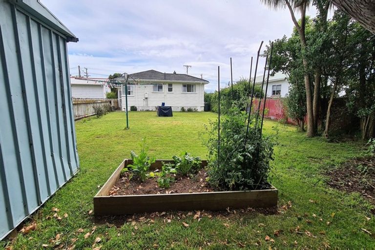 Photo of property in 18 Gisborne Terrace, Opunake, 4616