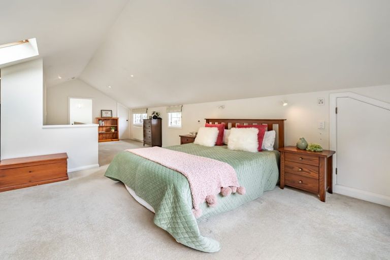 Photo of property in 88 Pinehaven Road, Pinehaven, Upper Hutt, 5019