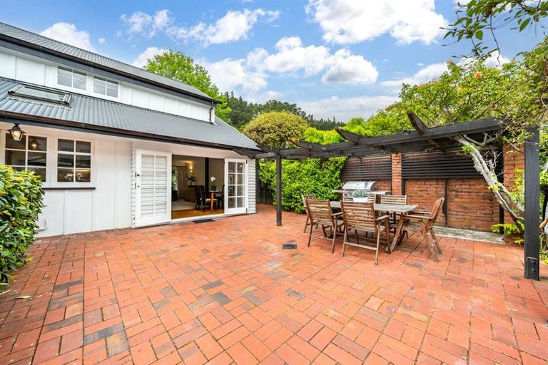 Photo of property in 88 Pinehaven Road, Pinehaven, Upper Hutt, 5019