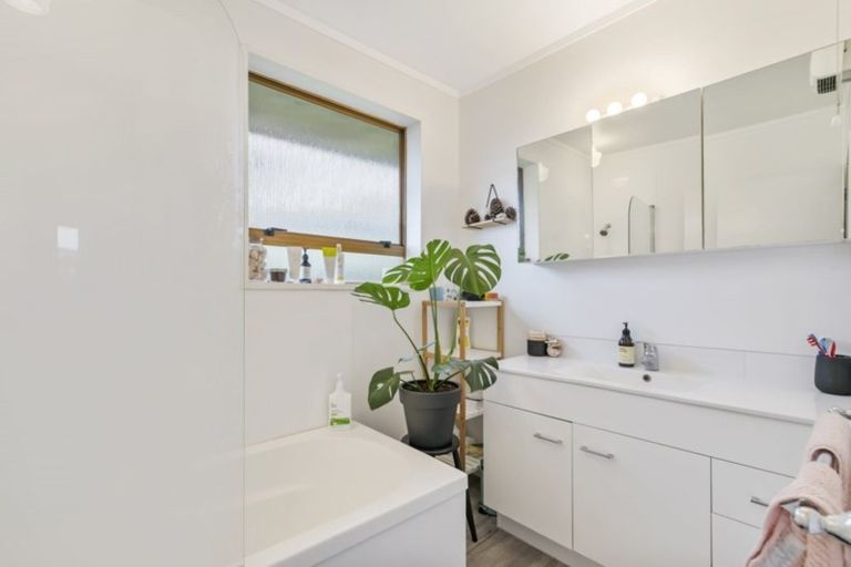 Photo of property in 16b Highfield Crescent, Brookfield, Tauranga, 3110