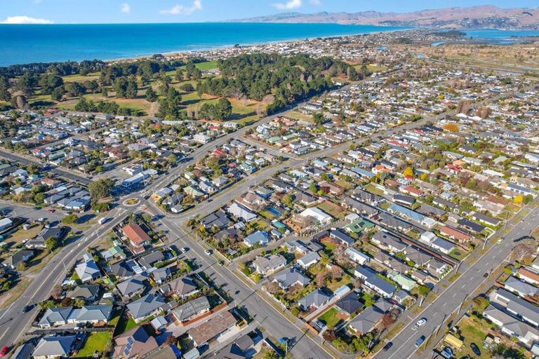 Photo of property in 181 Bowhill Road, New Brighton, Christchurch, 8083