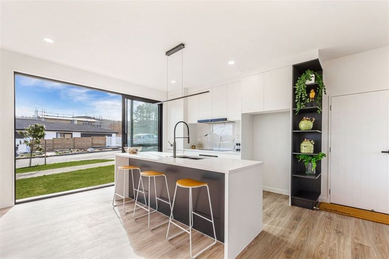 Photo of property in 14 Paihere Street, Huapai, Kumeu, 0810