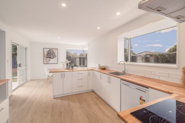 Photo of property in 2/97a Grimseys Road, Redwood, Christchurch, 8051